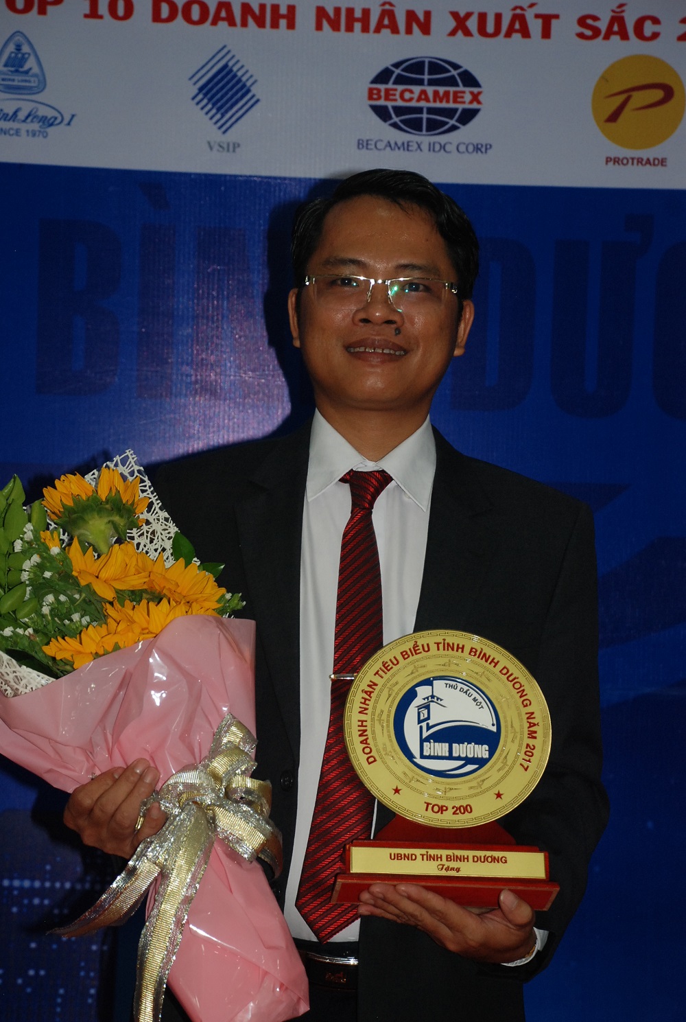 Doanh Nhân Đỗ Huy Lê được UBND Tỉnh Bình Dương tuyên dương 