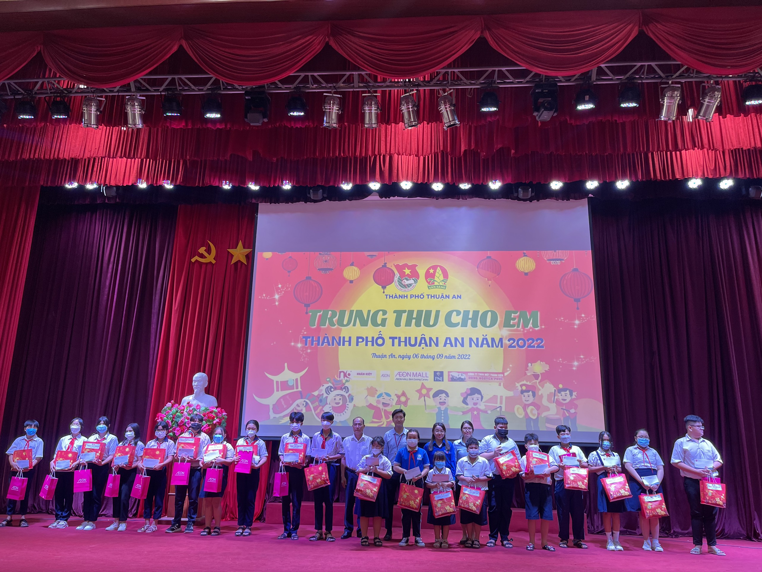 Nhà Cái Cá Cược Uy Tín 【King88 Vina】 đồng hành cùng Chương trình “Trung thu cho em” TP.Thuận An năm 2022