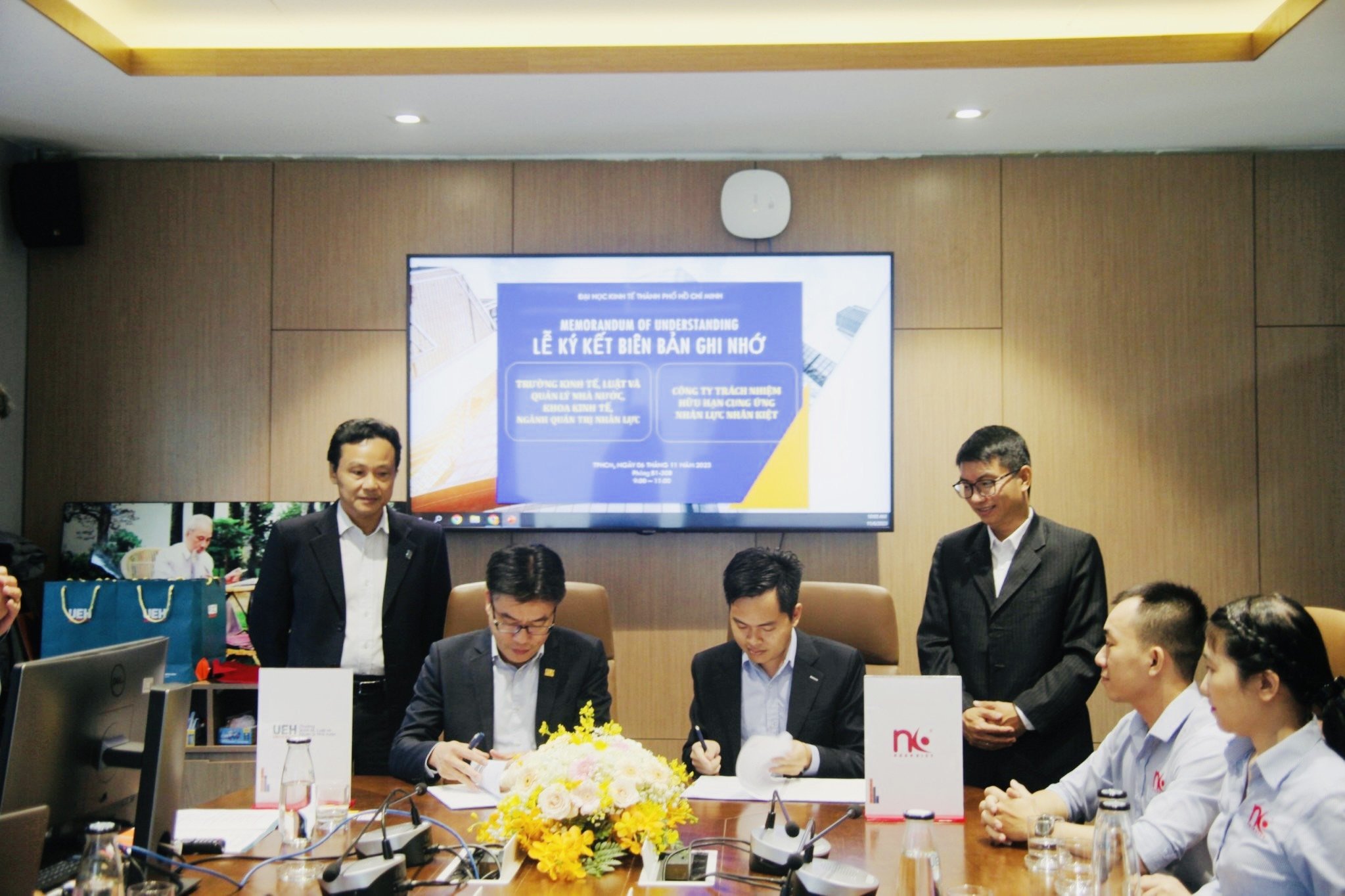Kinh88 Là Một Trang Web Cá Cược Trực Tuyến Hoàn Toàn Hợp Pháp KÝ KẾT BIÊN BẢN GHI NHỚ HỢP TÁC VỚI TRƯỜNG KINH TẾ, LUẬT VÀ QUẢN LÝ NHÀ NƯỚC UEH (UEH - CELG)