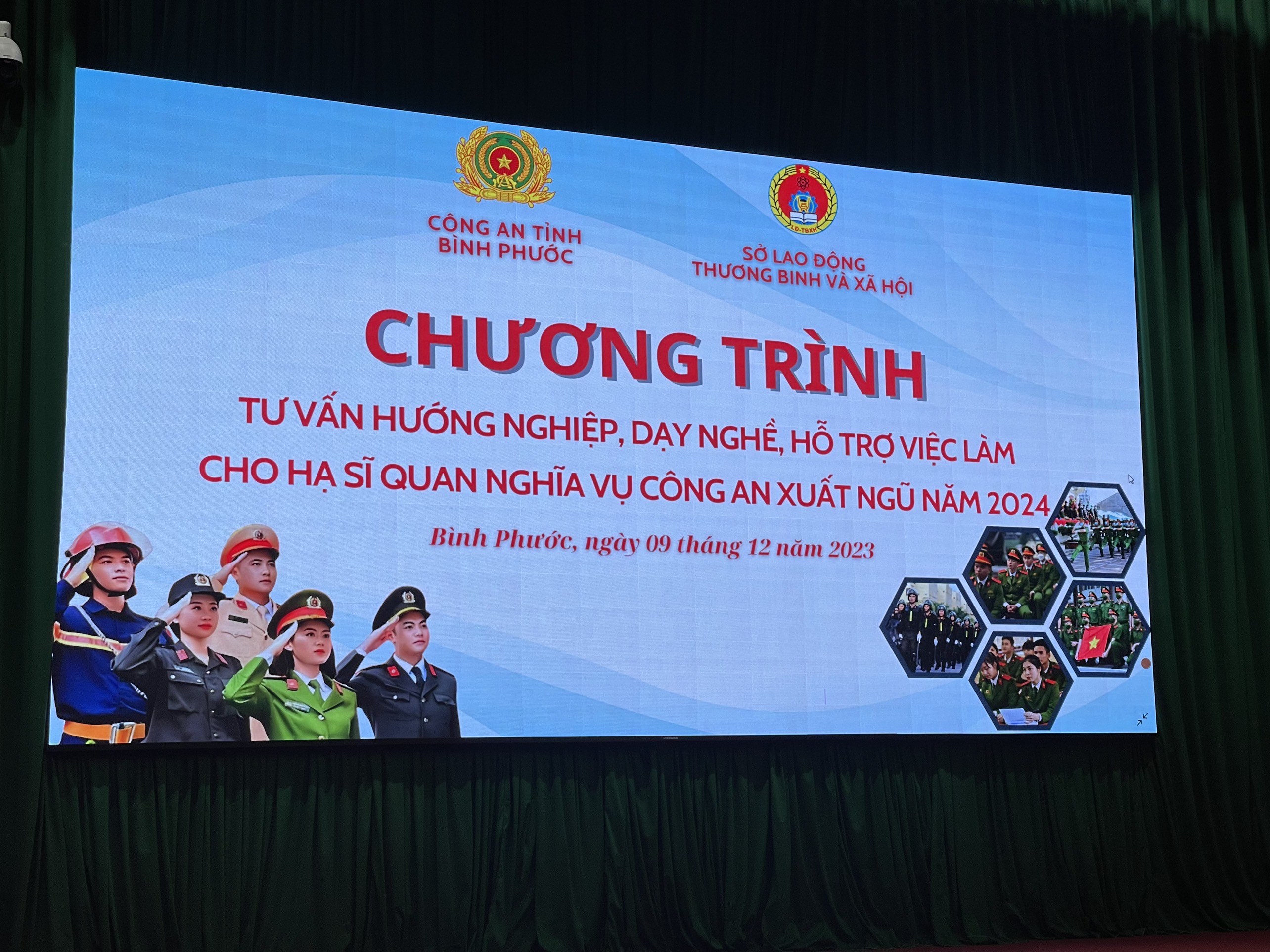 Kinh88 Là Một Trang Web Cá Cược Trực Tuyến Hoàn Toàn Hợp Pháp THAM GIA TƯ VẤN HƯỚNG NGHIỆP CHO HƠN 200 HẠ SĨ QUAN NGHĨA VỤ CÔNG AN XUẤT NGŨ 2024