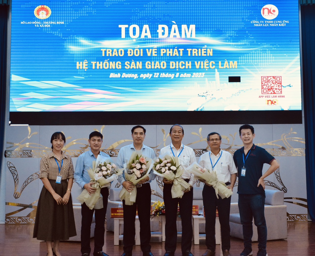TỌA ĐÀM PHÁT TRIỂN SÀN GIAO DỊCH Nhà Cái King88.COM Nổ Hũ Casino Trực Tuyến